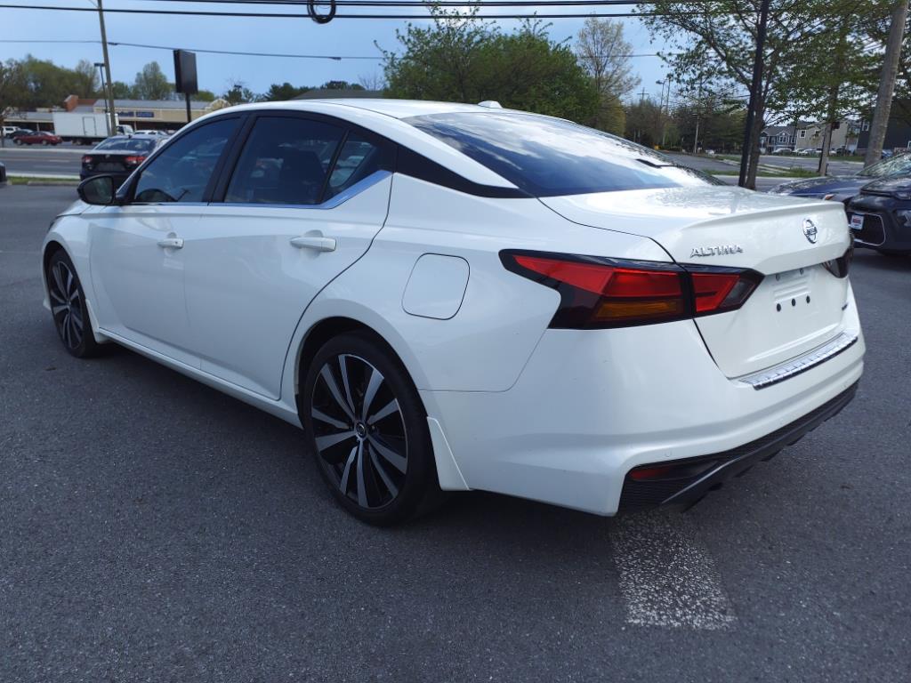 Vehicle image 6 of 20