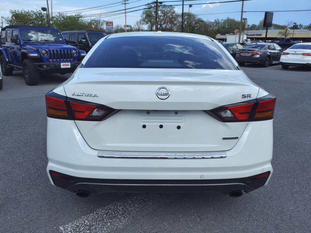 Vehicle image 5 of 20