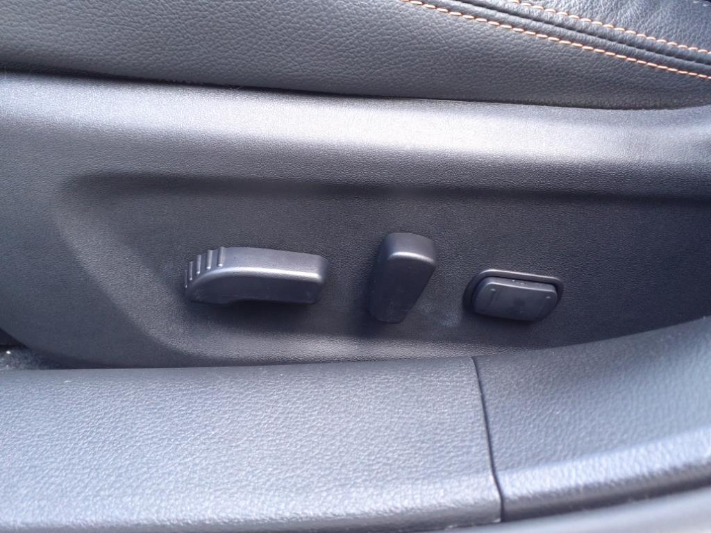 Vehicle image 11 of 20
