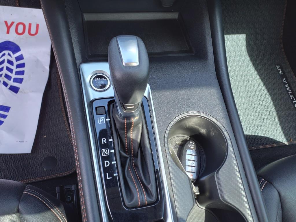 Vehicle image 15 of 20