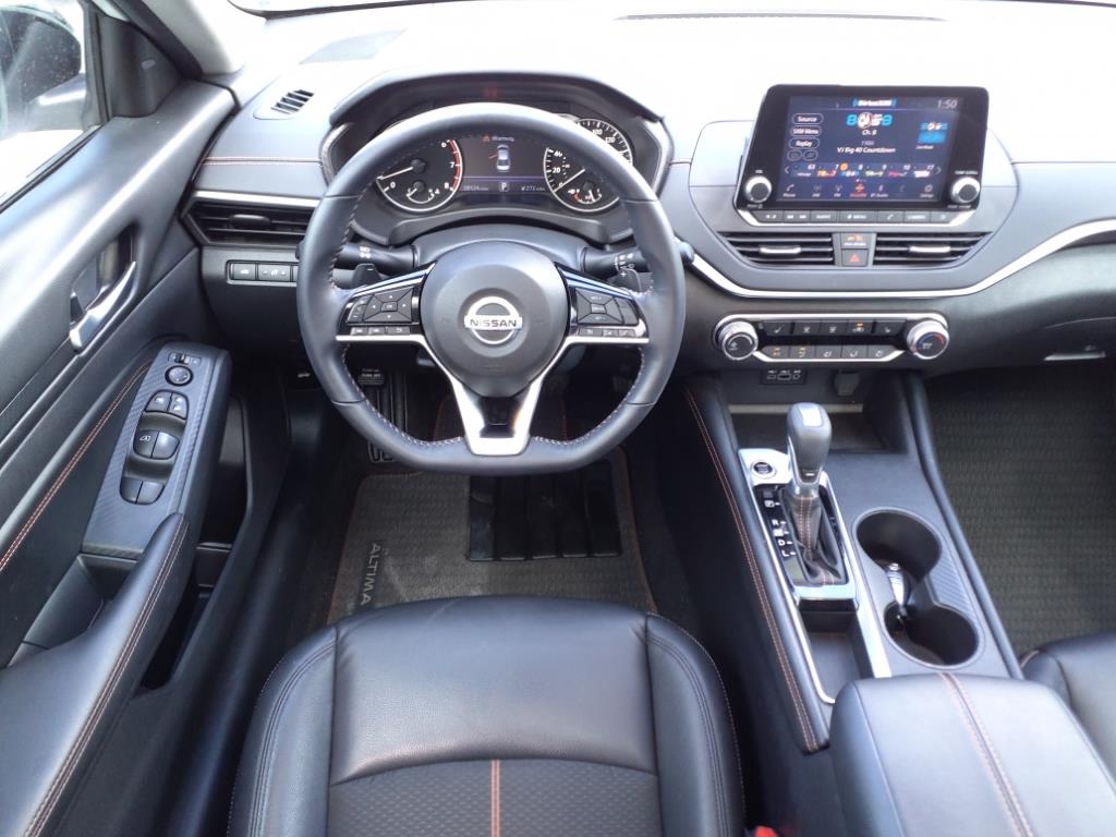 Vehicle image 8 of 20