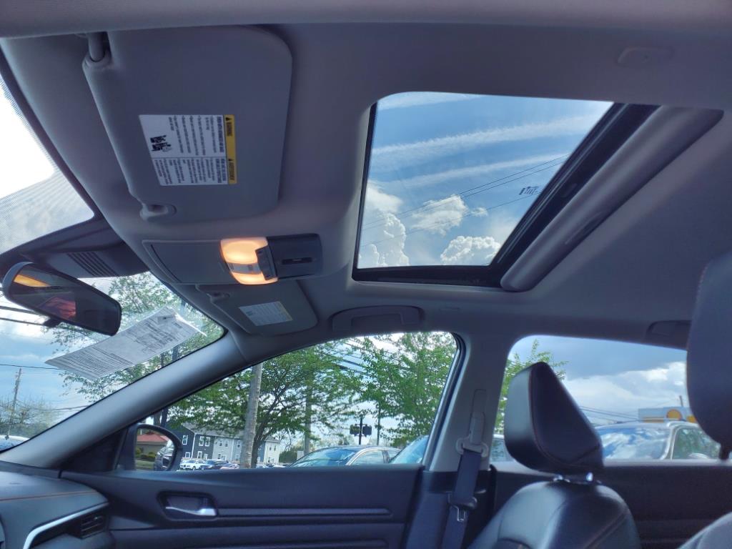 Vehicle image 14 of 20