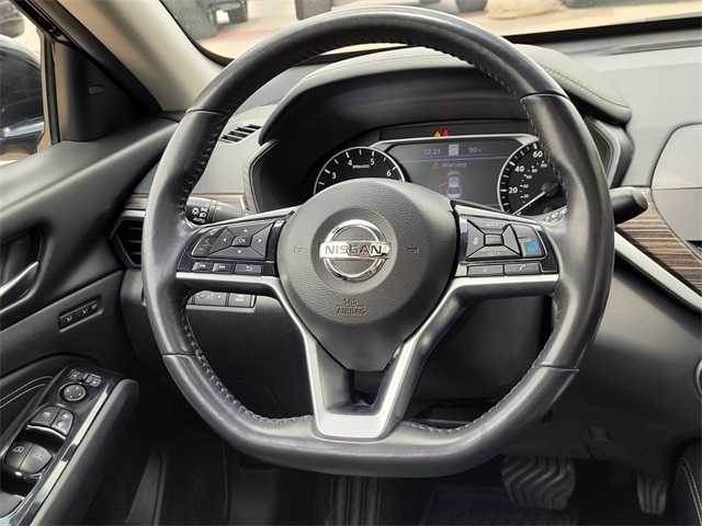Vehicle image 33 of 48