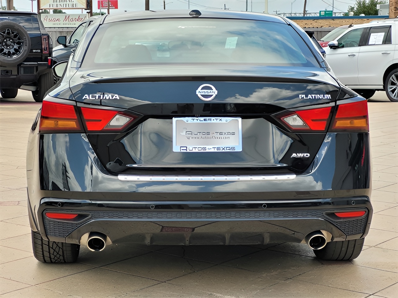 Vehicle image 47 of 48