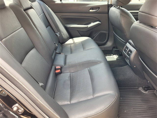 Vehicle image 40 of 48