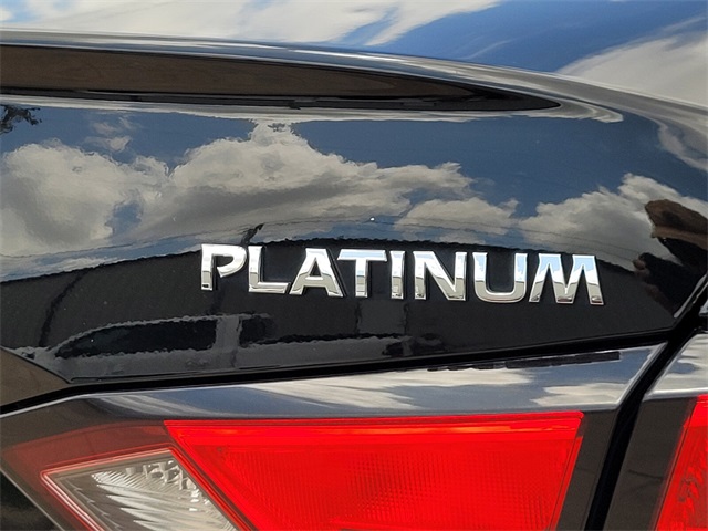 Vehicle image 10 of 48