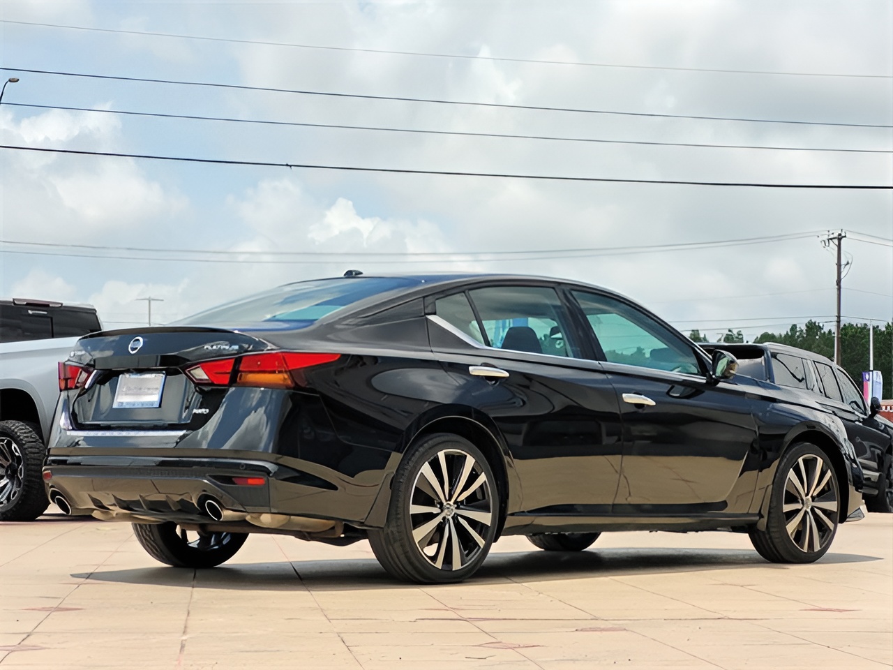 Vehicle image 46 of 48