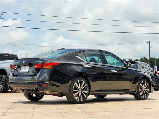 Vehicle image 4 of 48