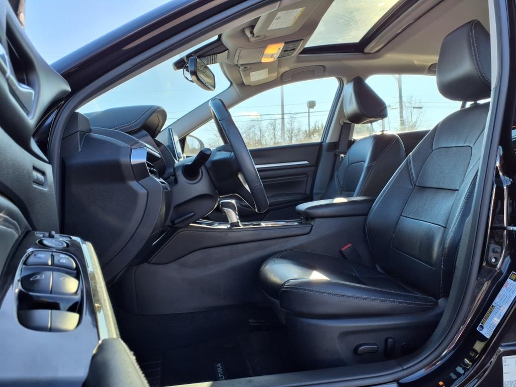 Vehicle image 10 of 20