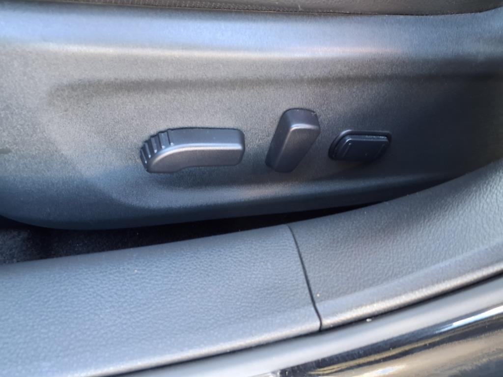 Vehicle image 11 of 20