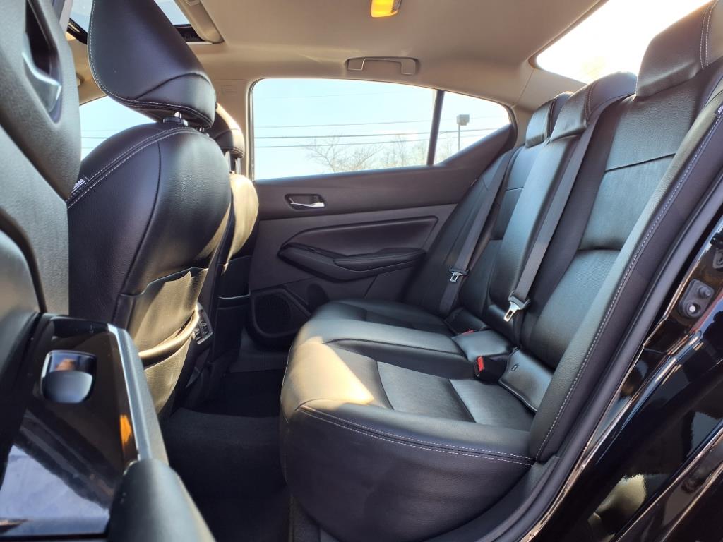 Vehicle image 9 of 20