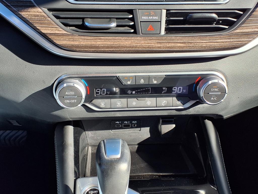 Vehicle image 17 of 20