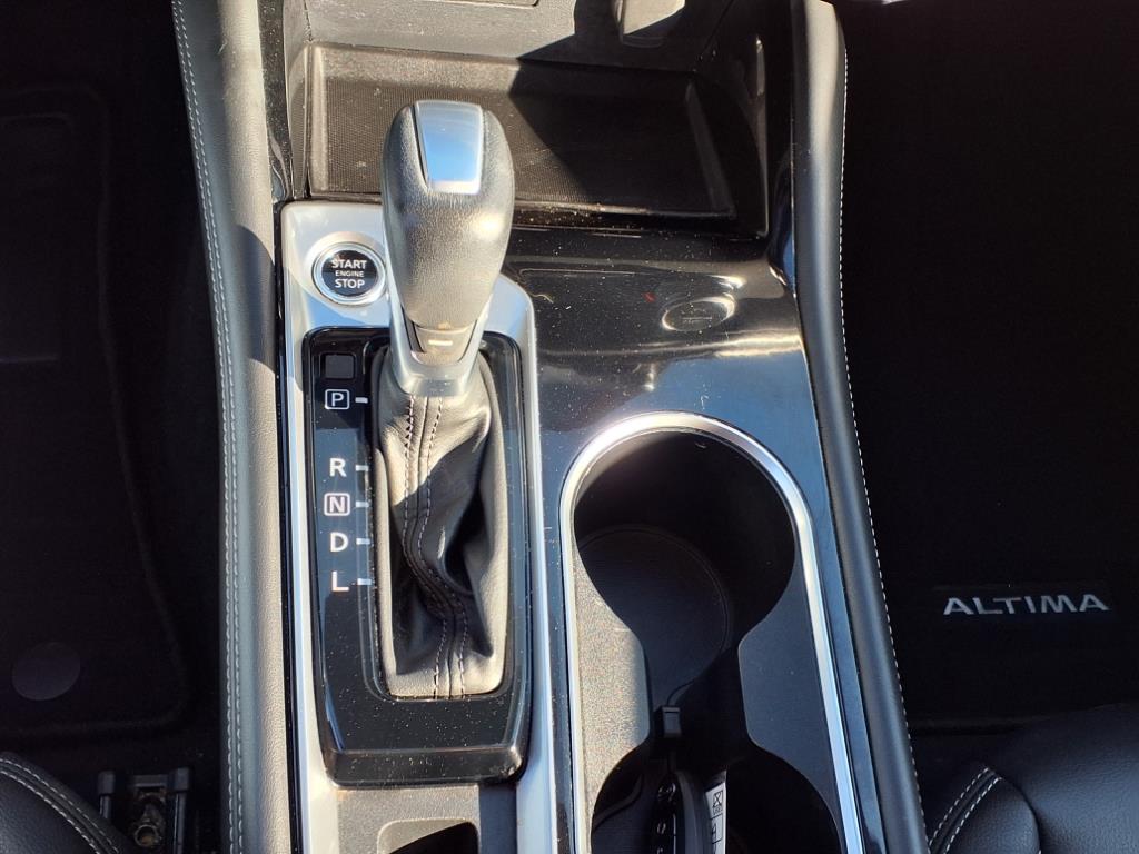 Vehicle image 18 of 20