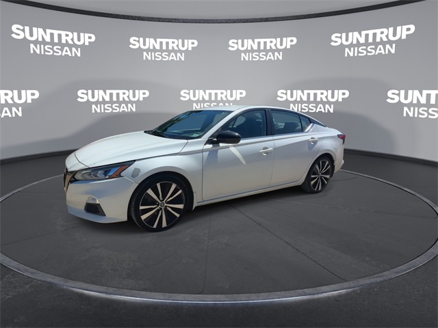 Vehicle image 3 of 28