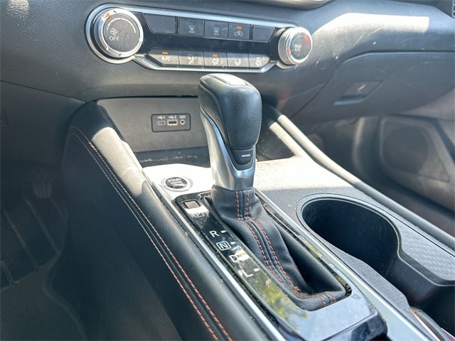 Vehicle image 23 of 28
