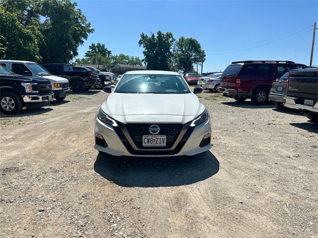 Vehicle image 4 of 28