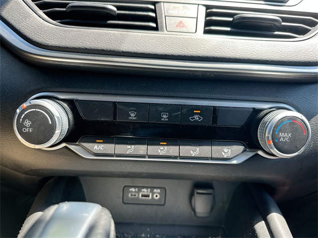 Vehicle image 27 of 28