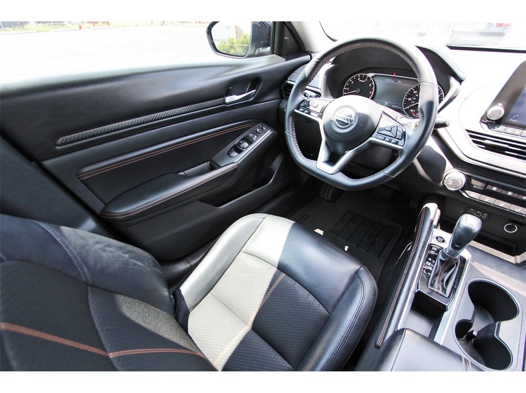 2021 Nissan Altima 2.5 SR Image 11 of 28