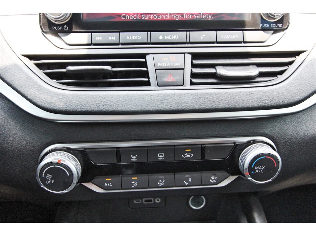 2021 Nissan Altima 2.5 SR Image 18 of 28