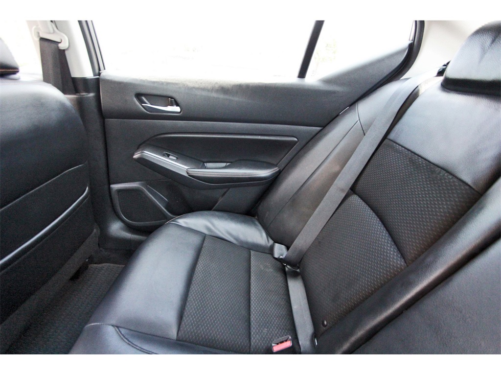2021 Nissan Altima 2.5 SR Image 9 of 28