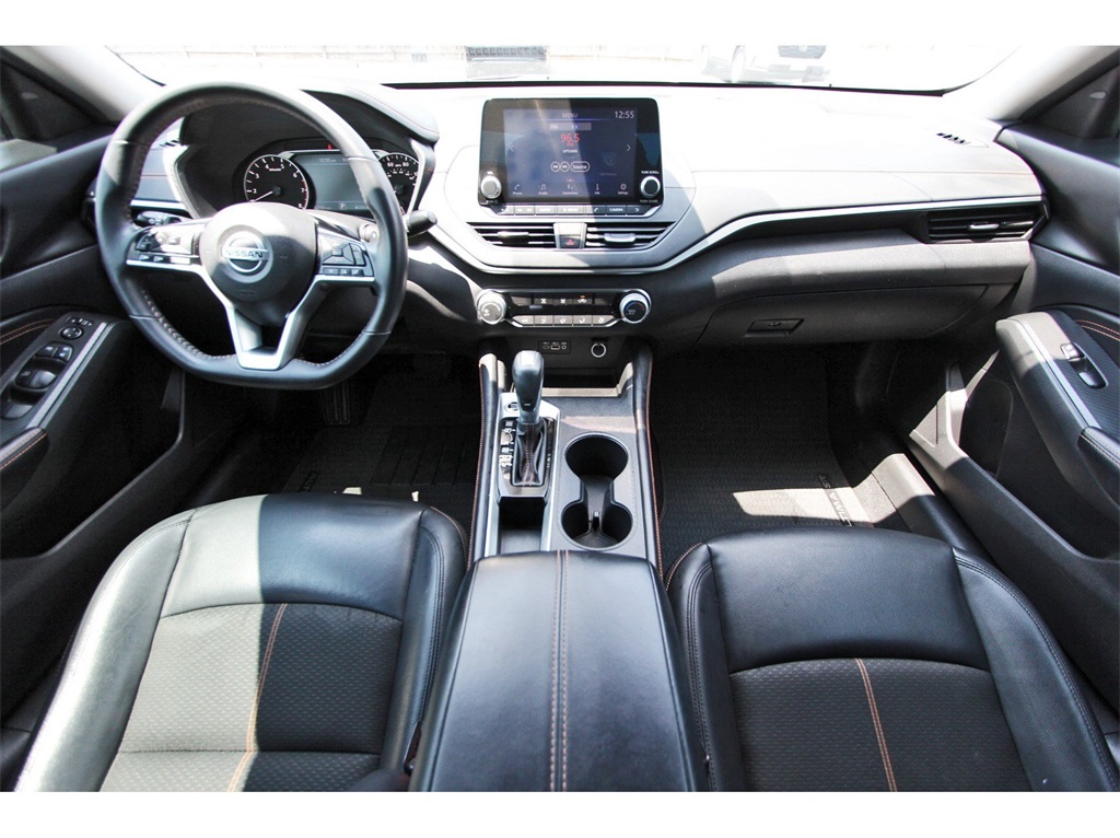 2021 Nissan Altima 2.5 SR Image 12 of 28