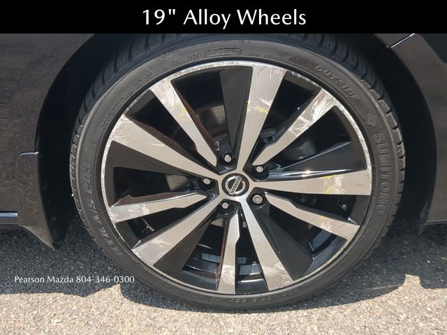 Vehicle image 8 of 27