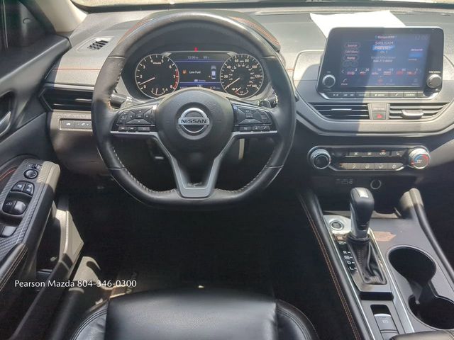 Vehicle image 11 of 27