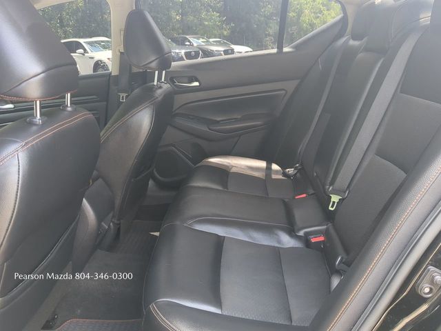 Vehicle image 10 of 27