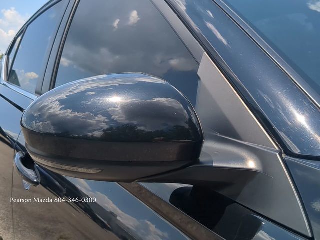 Vehicle image 21 of 27