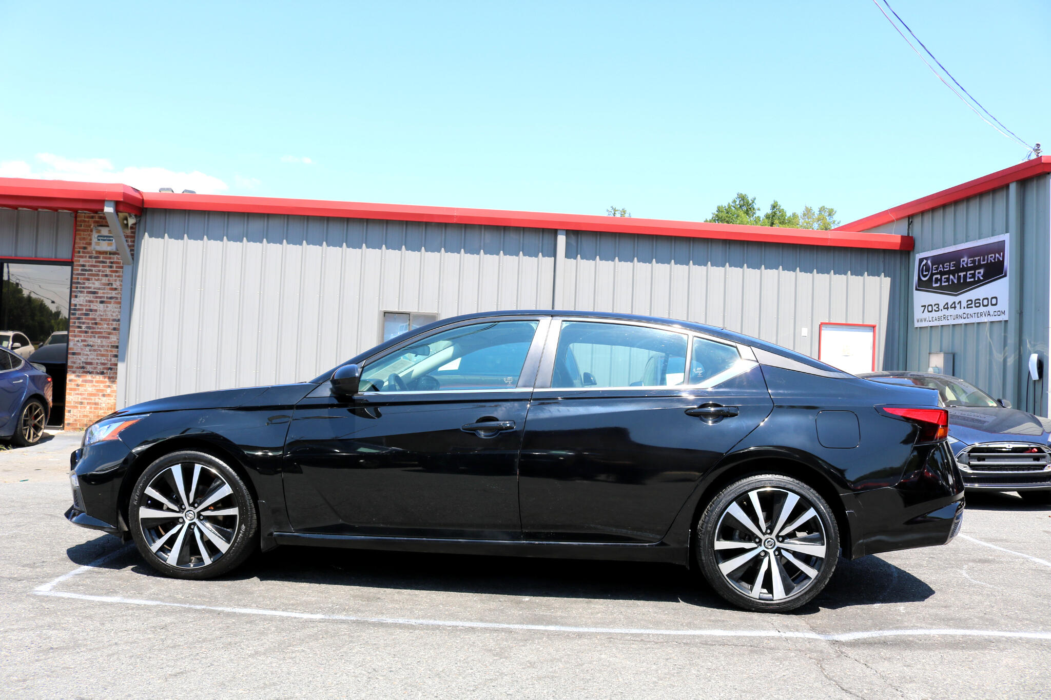 2021 Nissan Altima 2.5 SR Image 6 of 46