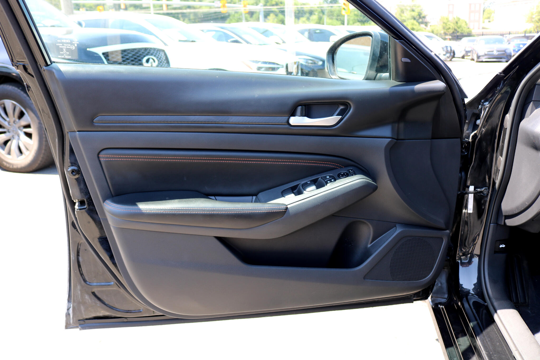 2021 Nissan Altima 2.5 SR Image 30 of 46