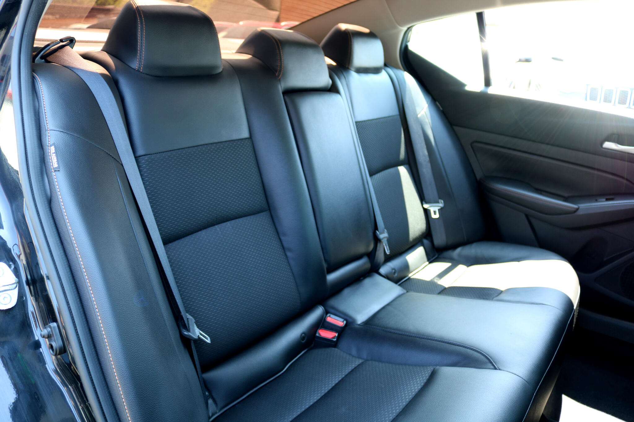2021 Nissan Altima 2.5 SR Image 13 of 46