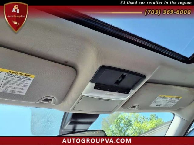 Vehicle image 19 of 26