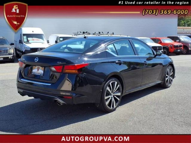 Vehicle image 5 of 26