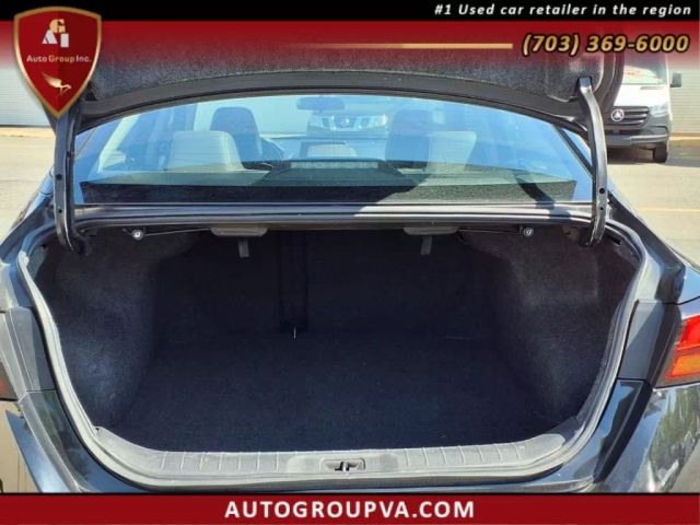 Vehicle image 10 of 26