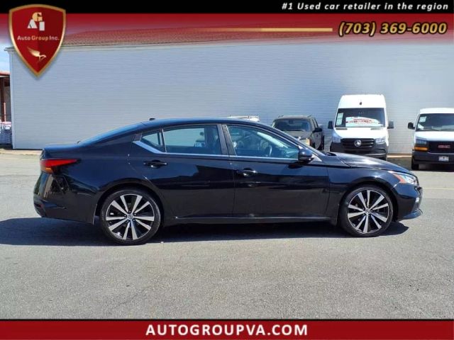 Vehicle image 4 of 26