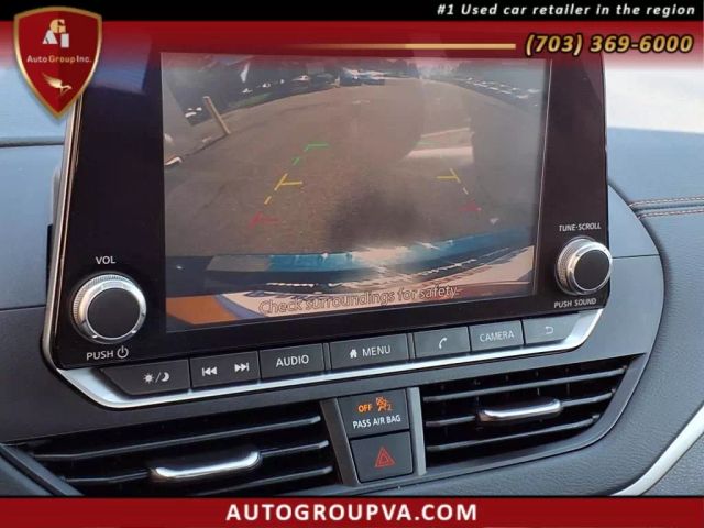 Vehicle image 20 of 26