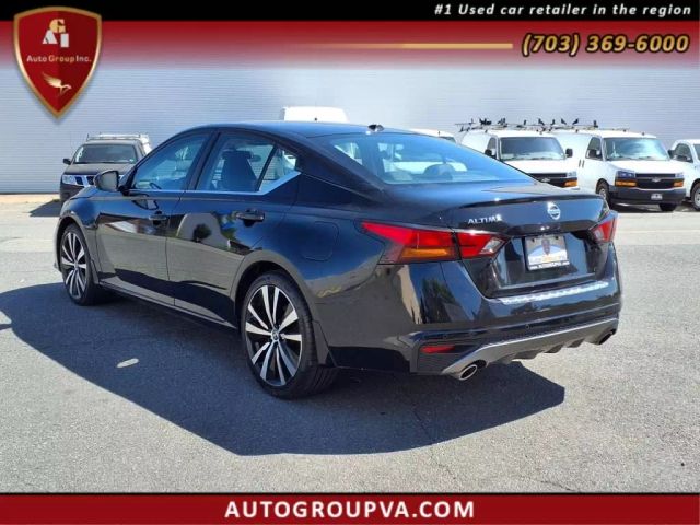 Vehicle image 6 of 26