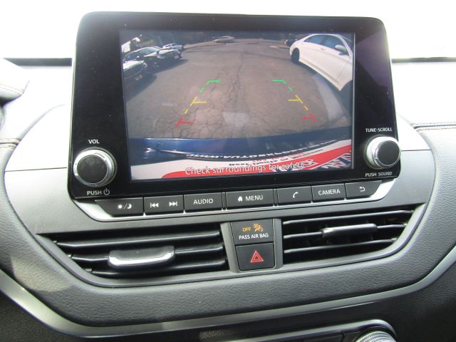 2021 Nissan Altima 2.5 SR Image 13 of 26