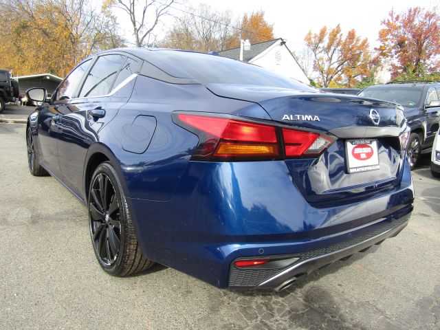 2021 Nissan Altima 2.5 SR Image 6 of 26