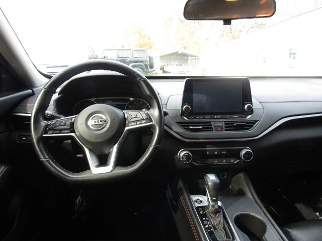 2021 Nissan Altima 2.5 SR Image 11 of 26
