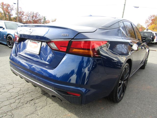 2021 Nissan Altima 2.5 SR Image 5 of 26