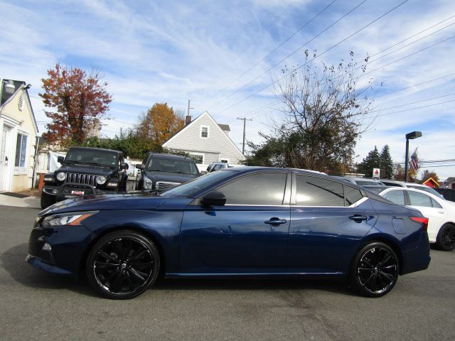 2021 Nissan Altima 2.5 SR Image 4 of 26