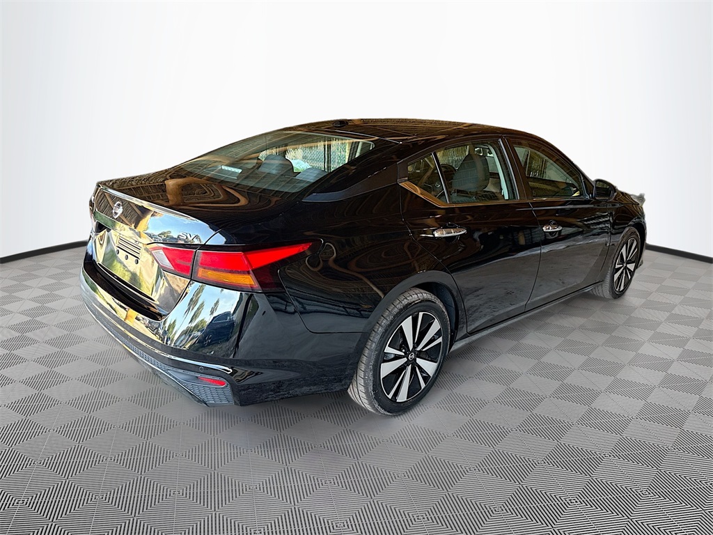 2021 Nissan Altima 2.5 SV Image 5 of 30