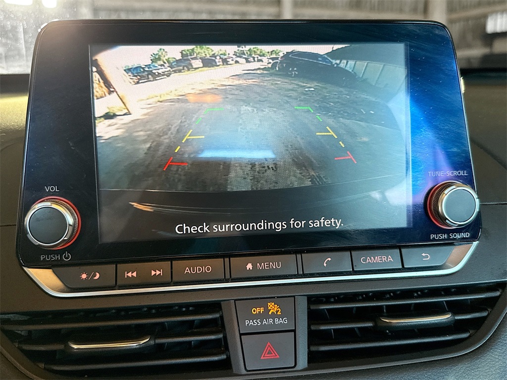 2021 Nissan Altima 2.5 SV Image 19 of 30