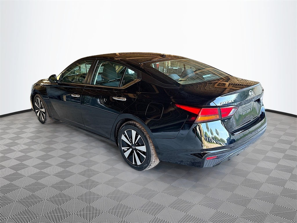 2021 Nissan Altima 2.5 SV Image 6 of 30