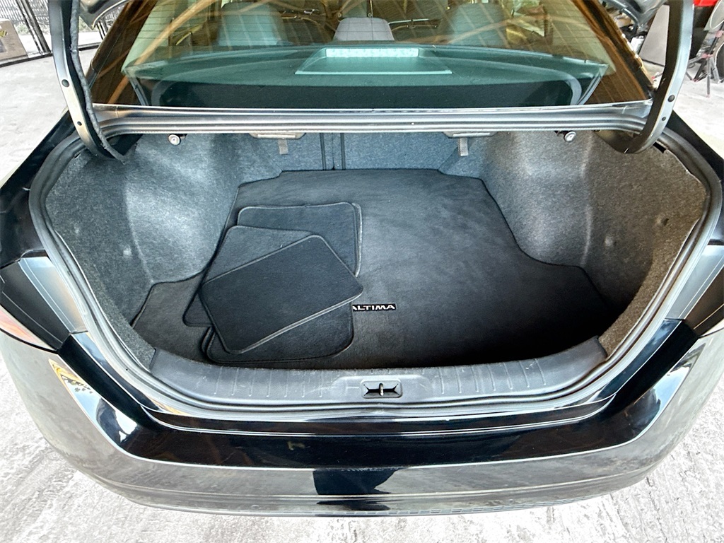 2021 Nissan Altima 2.5 SV Image 8 of 30