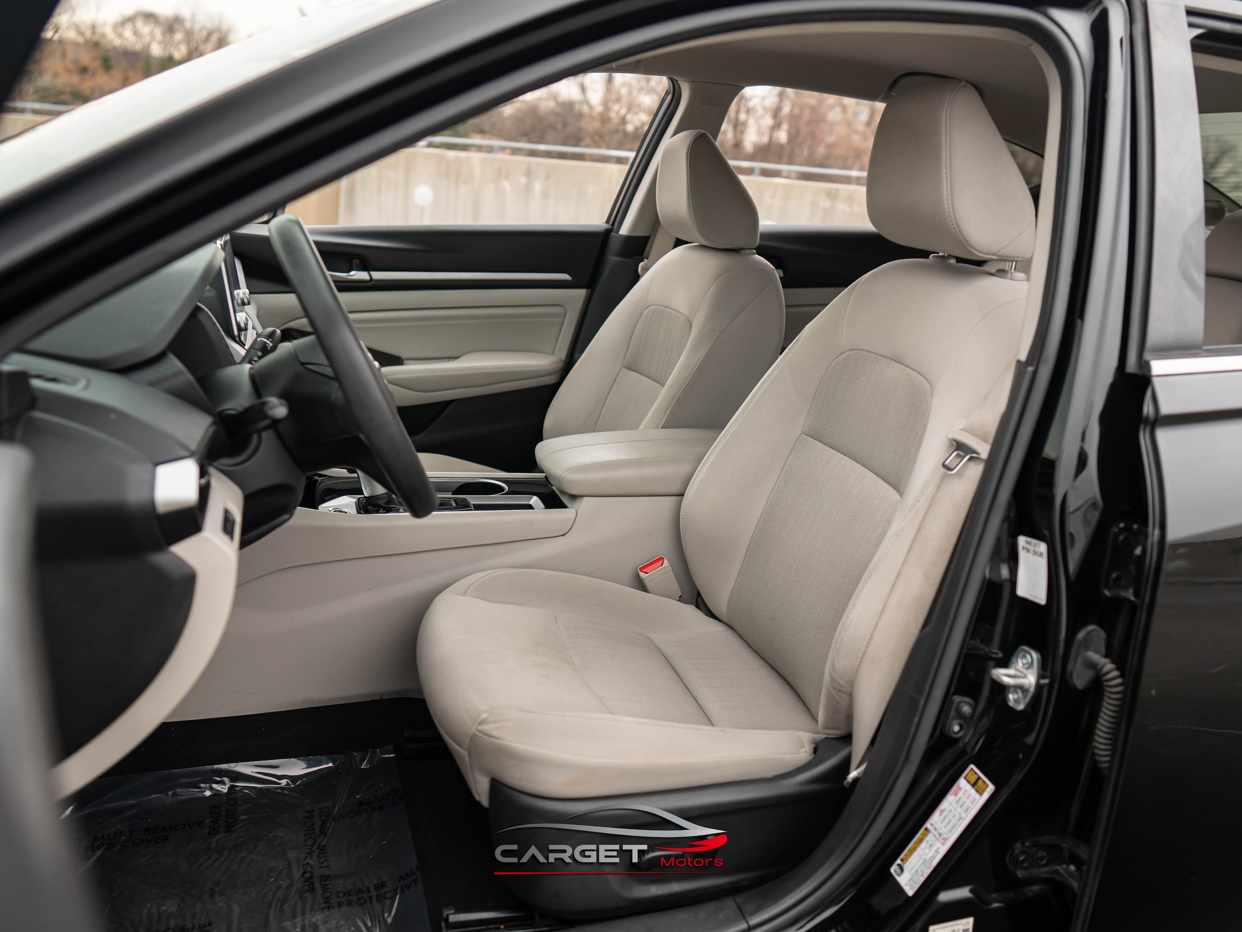 Vehicle image 13 of 46