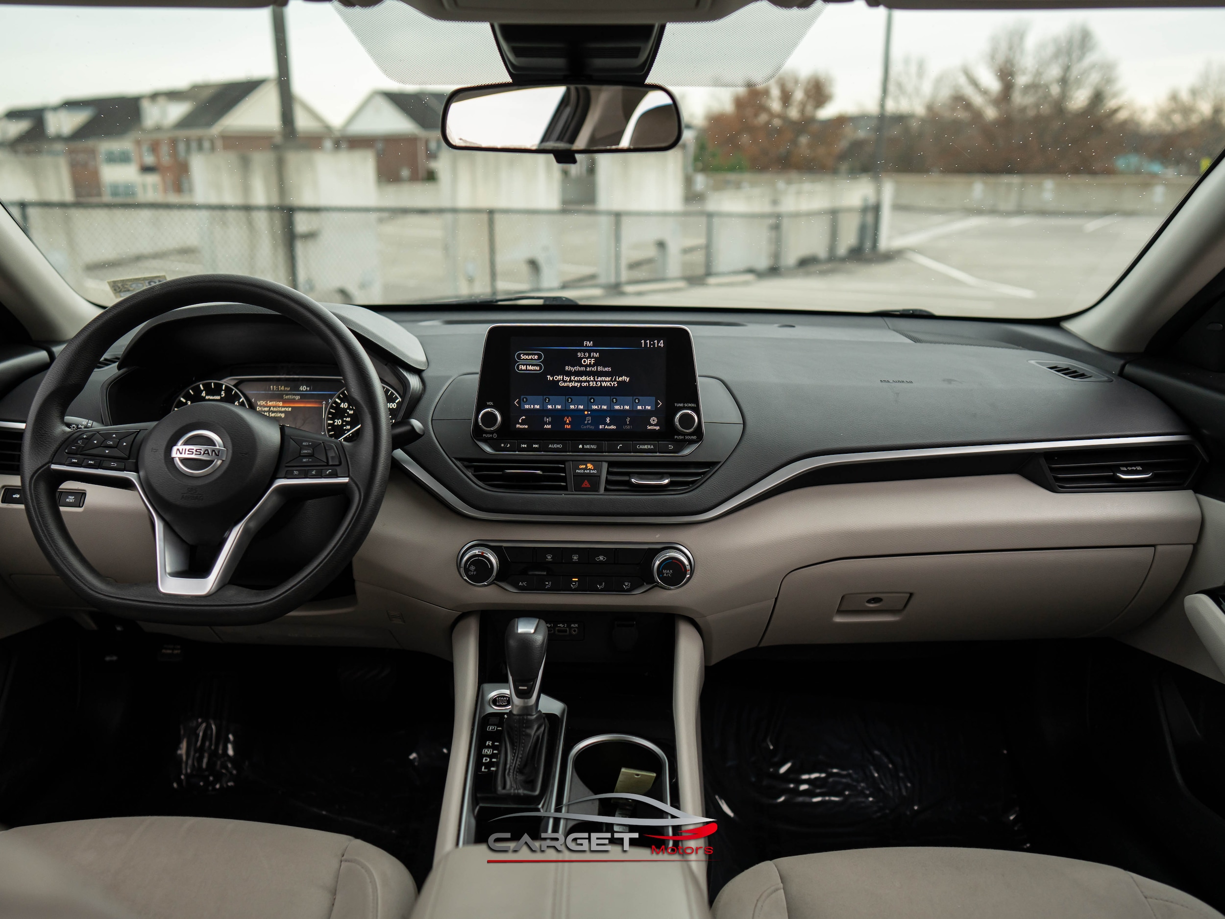 Vehicle image 11 of 46