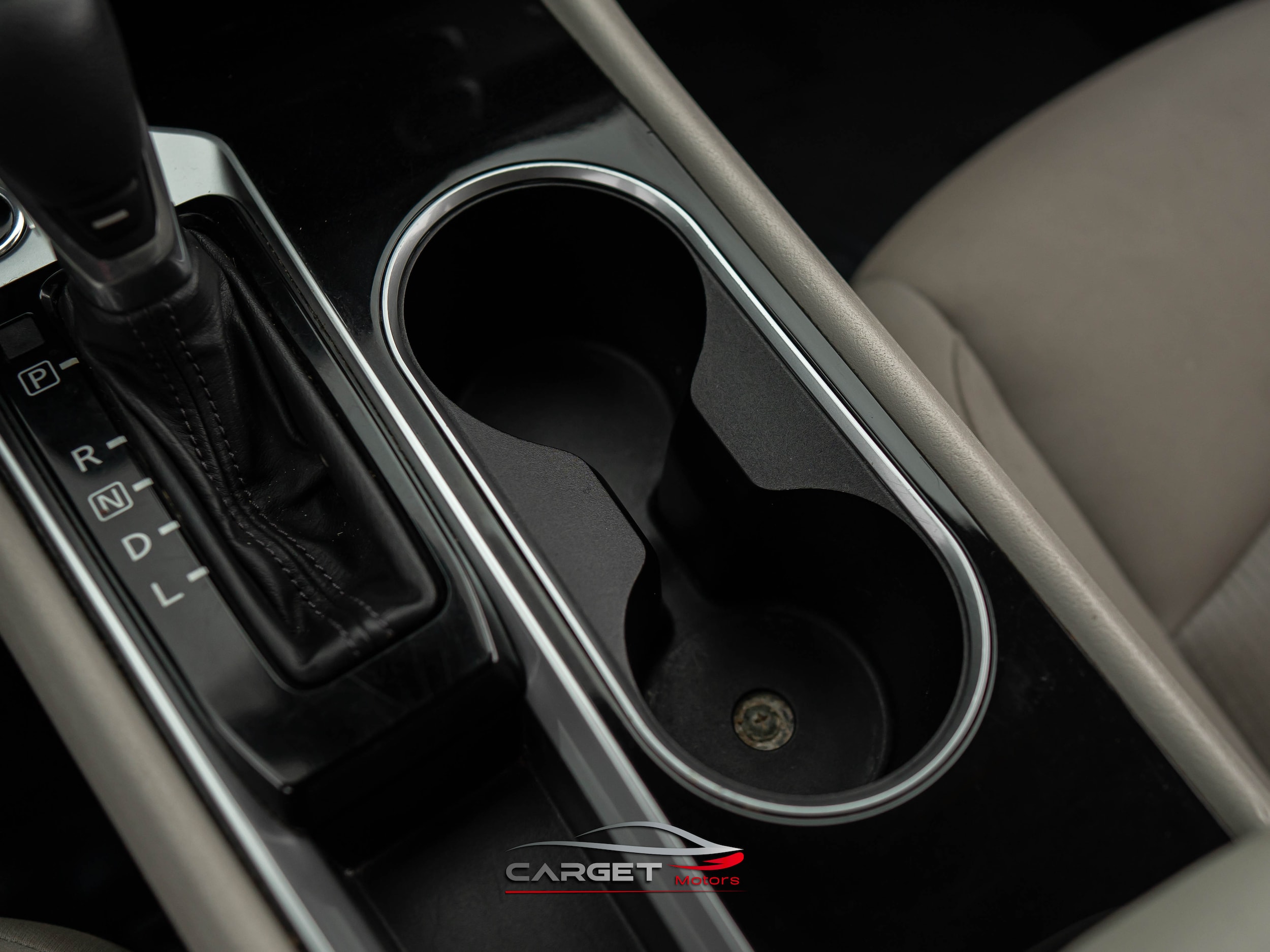Vehicle image 31 of 46